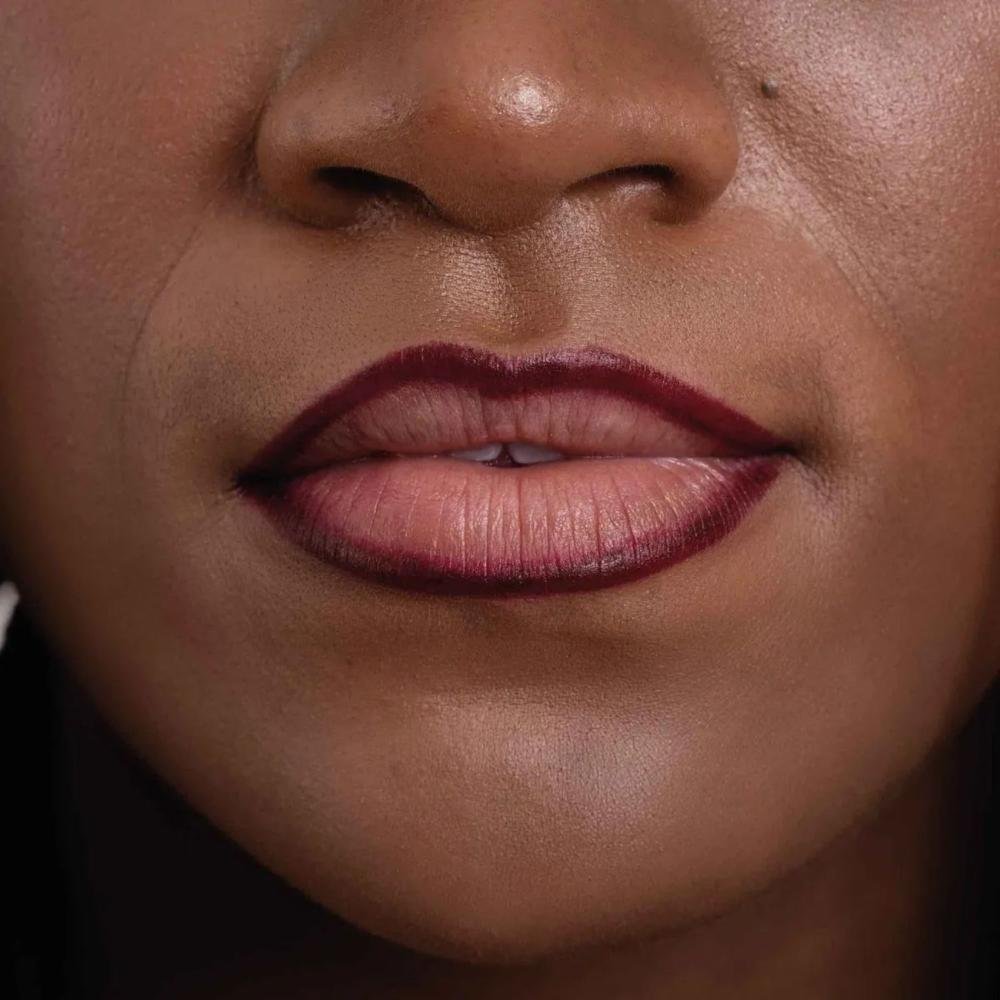 Lapiseira Labial Volume Ruby Kisses Kiss New York Big e Full Red Wine Marrom 4