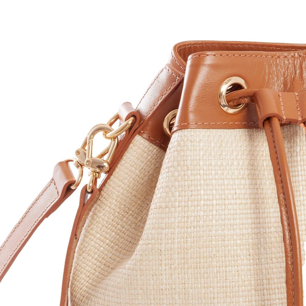 Bolsa Bucket Leopoldine Bege com Viés Caramelo e Alça Tiracolo Bege 4