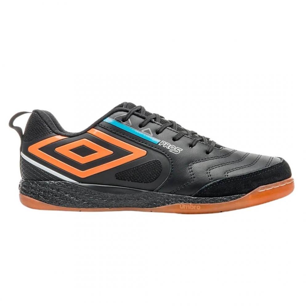 Chuteira Unissex Futsal Umbro 1254973 Pro 5 Bump Preto/Laranja 1