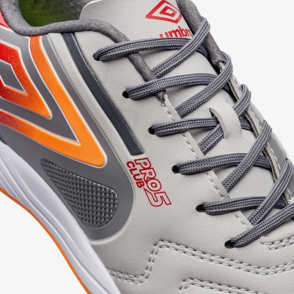 Chuteira Futsal Umbro Pro 5 Bump Club Cinza 7