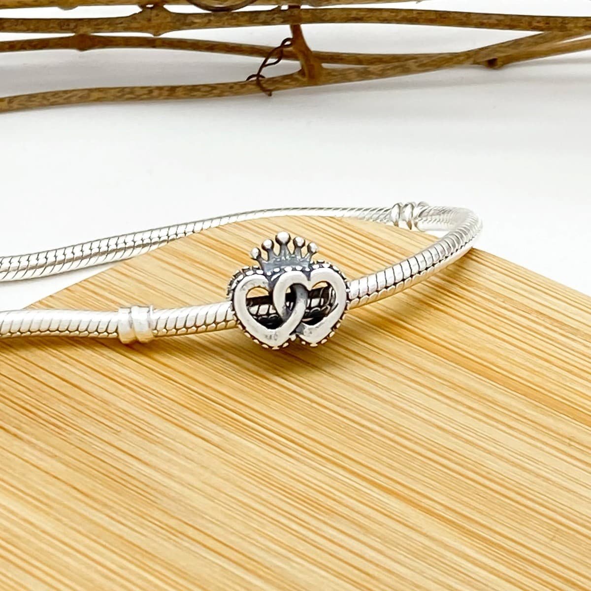 Berloque  Par de Corações Coroa Prata 3