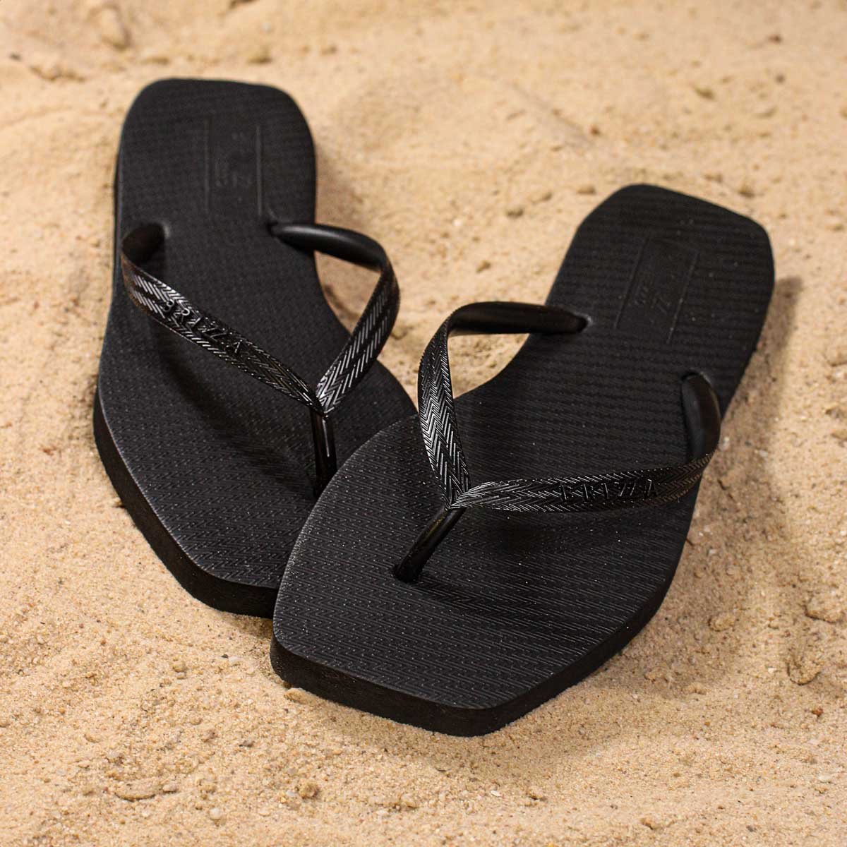 Chinelo Brizza Arezzo Bico Quadrado Preto - Feminino Preto 8