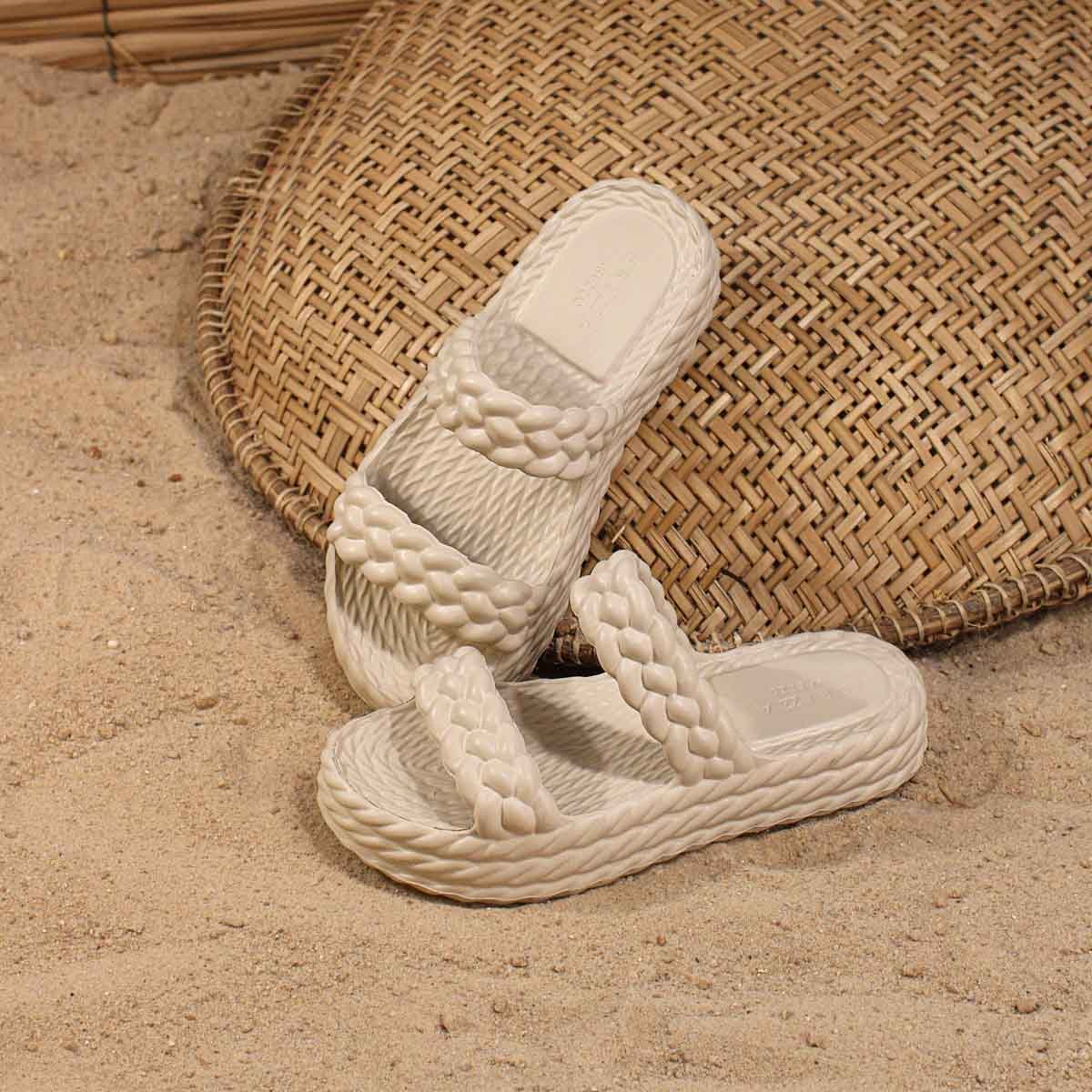 Sandalia Brizza Arezzo EVA Salto Baixo Off White - Feminino Branco 7