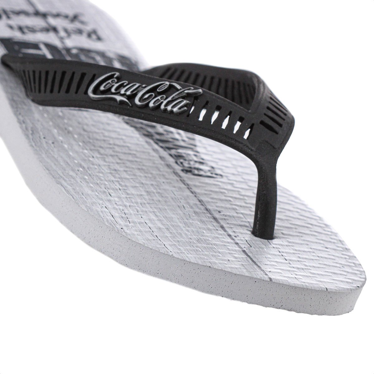 Chinelo Coca Cola Nickel Wood 2 Cinza Branco e Preto - Masculino Cinza 4