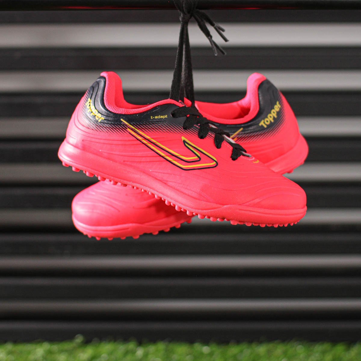 Chuteira Topper Society Forza III Rosa Preto e Amarelo - Infantil Rosa 8