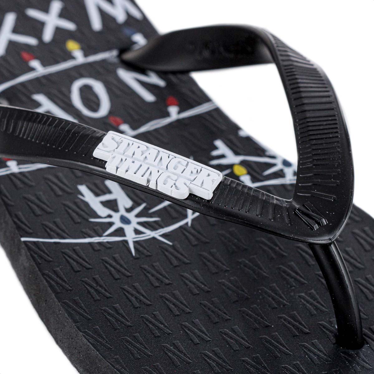 Chinelo Netflix Stranger Things Alphabet Preto - Feminino Preto 6