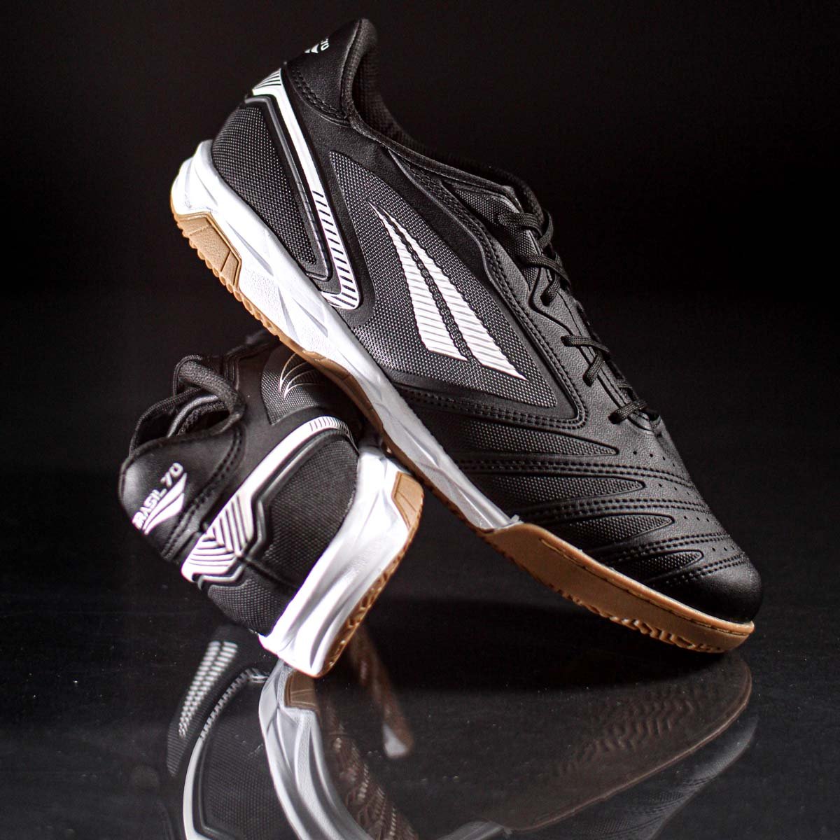 Chuteira Penalty Futsal Brasil 70 Y-1 Preto Cinza e Branco - Masculino Preto 8