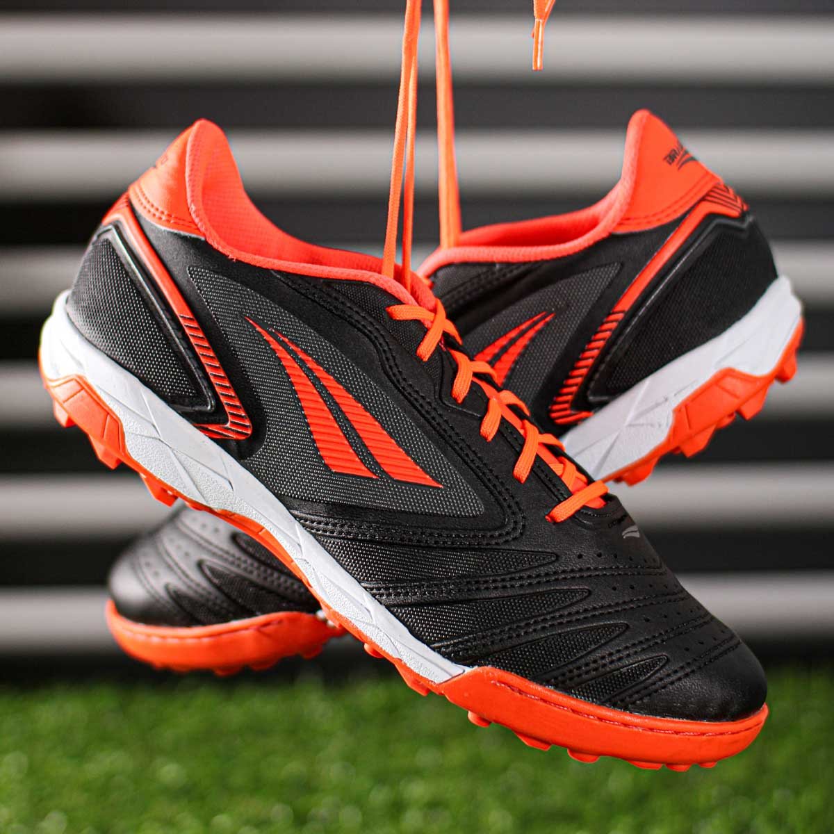 Chuteira Penalty Society Brasil 70 Y-1 Preto e Laranja - Masculino Preto 8
