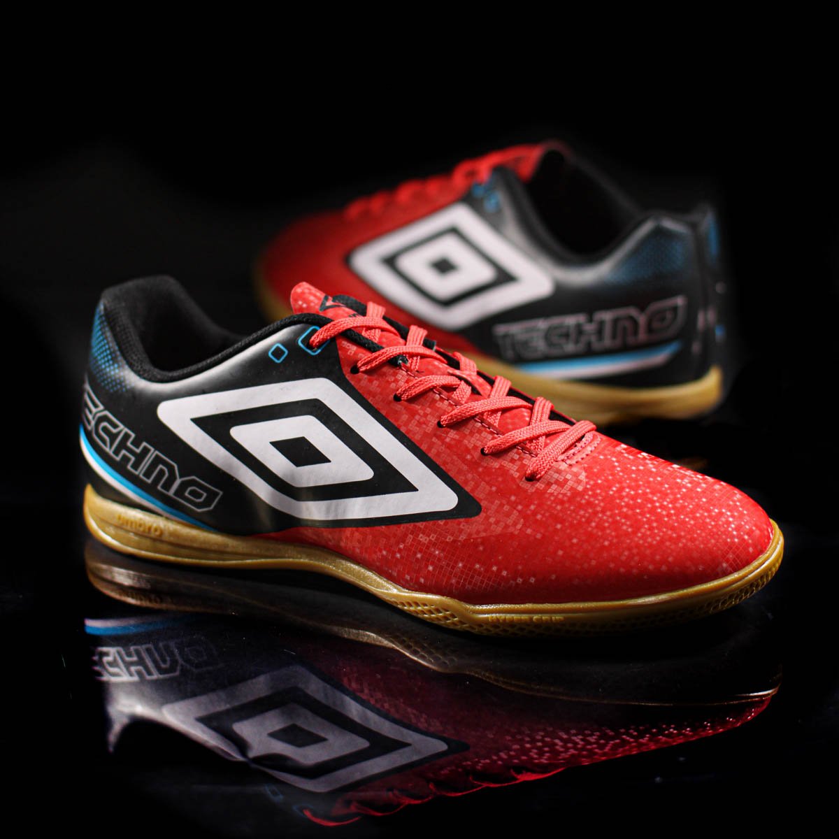 Chuteira Umbro Futsal Techno II Vermelho Preto e Azul - Masculino Vermelho 8