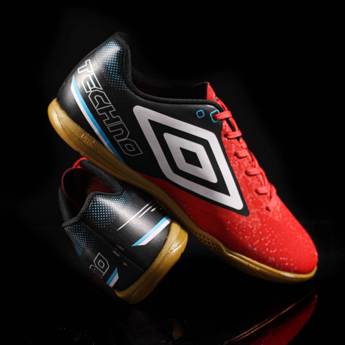 Chuteira Umbro Futsal Techno II Vermelho Preto e Azul - Masculino Vermelho 9
