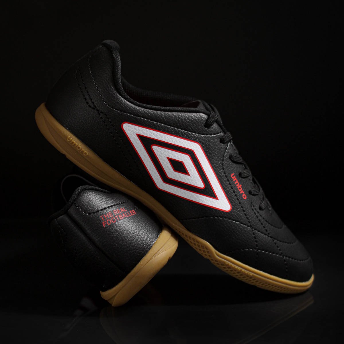 Chuteira Umbro Futsal Class Footballer Preto Branco e Vermelho - Masculino Preto 9