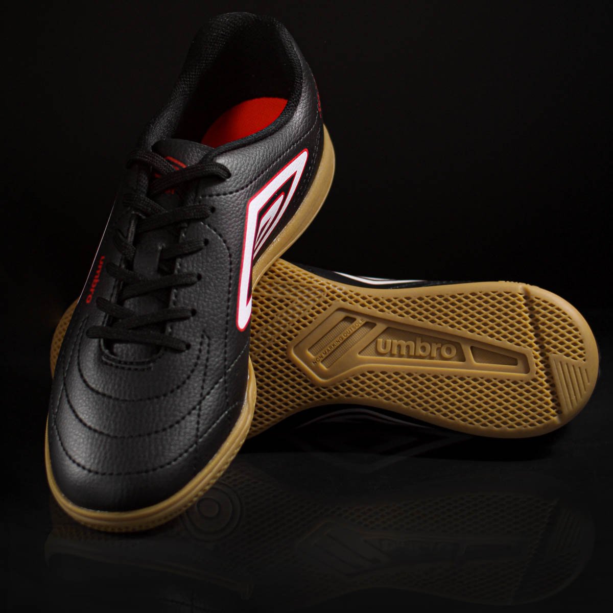Chuteira Umbro Futsal Class Footballer Preto Branco e Vermelho - Masculino Preto 10