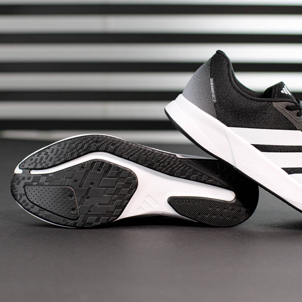 Tenis Adidas Duramo RC2 Preto e Branco - Feminino Preto 8