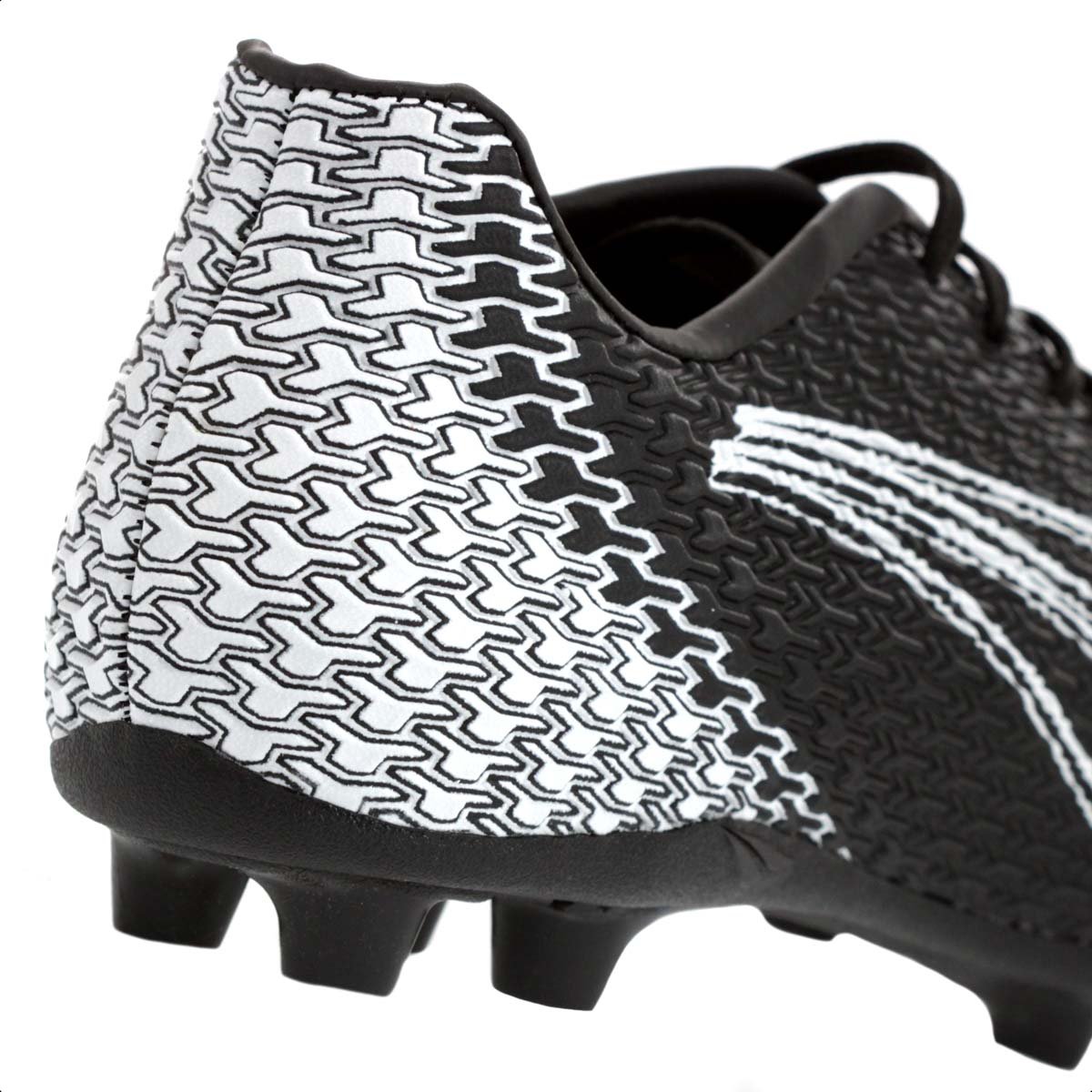 Chuteira Penalty Campo Bravo XXII Preta e Branca  Preto 8