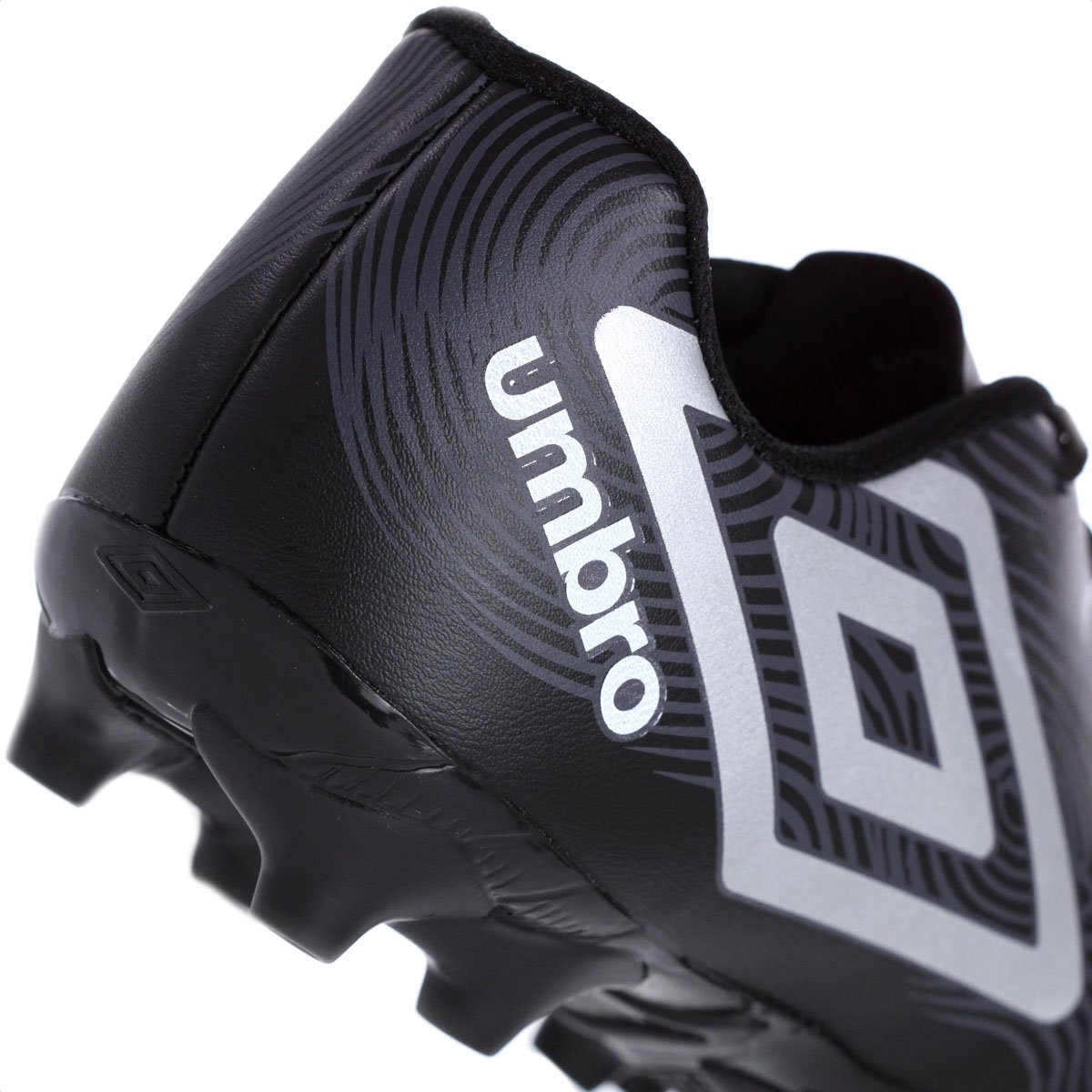 Chuteira Umbro Campo Orbit Preto Cinza e Branco - Masculino Preto 9