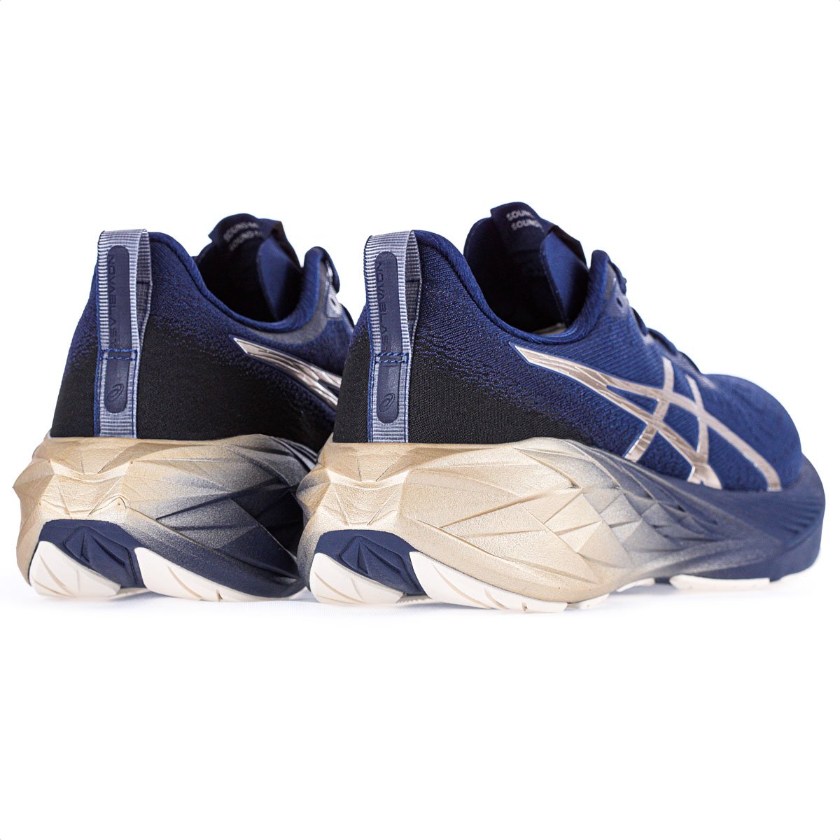 Tenis Asics Novablast 4 Platinum Azul Marinho e dourado - Masculino  Azul Escuro 5