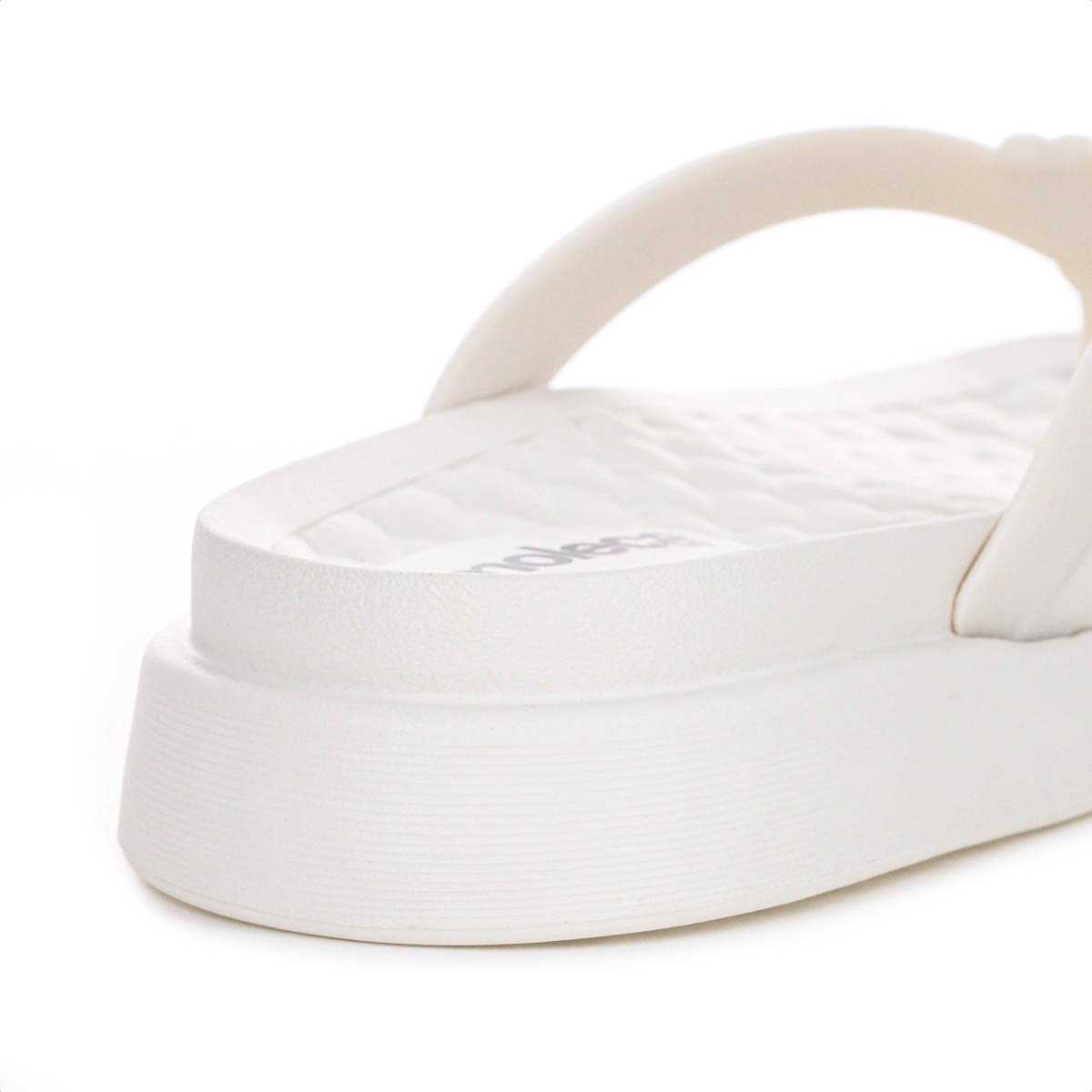 Chinelo Moleca Tira Pronta Pvc Sola Alta Off White - Feminino Off White 7