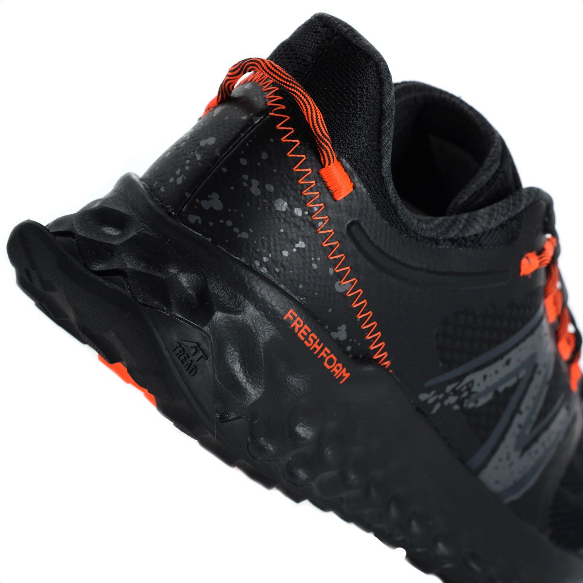 Tenis New Balance Fresh Foam Garoe Preto e Laranja - Masculino Preto 8