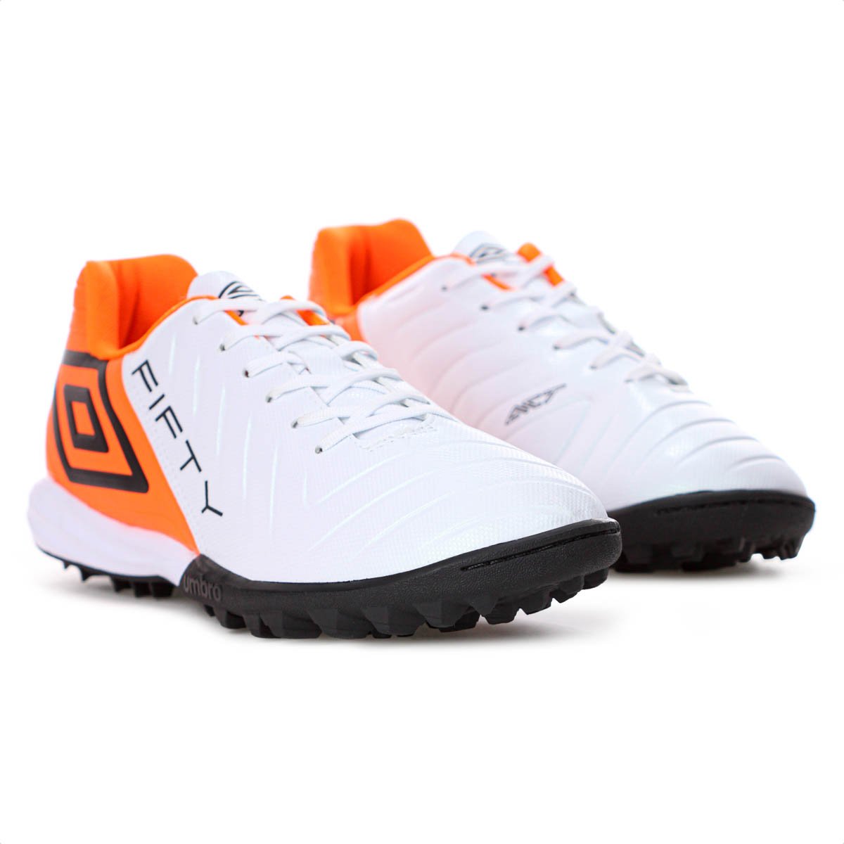 Chuteira Umbro Society Fifty Vi Branco Laranja Fluor e Preto - Masculino Branco 4