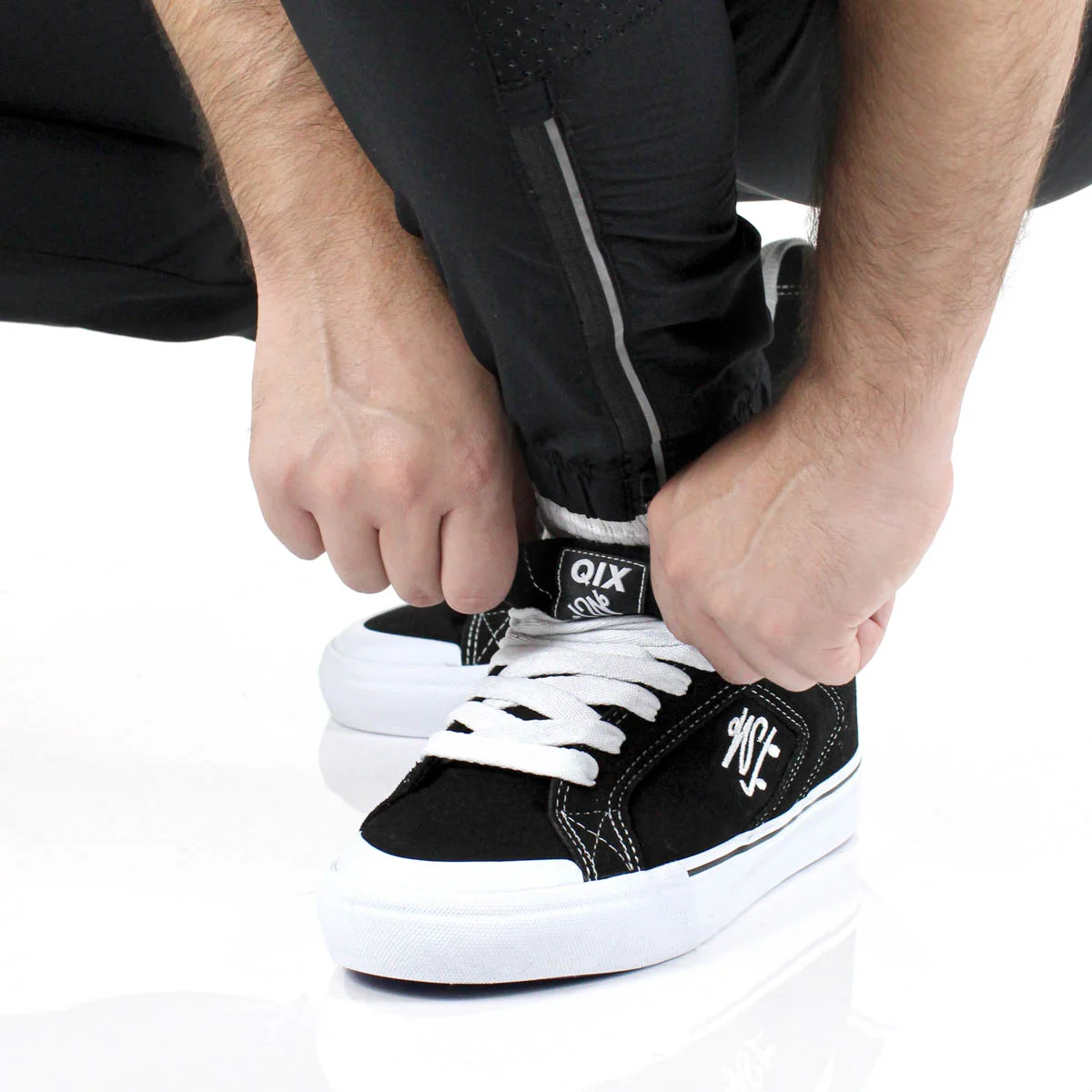 Tenis Qix Chorao Park Camurca Preto e Branco - Masculino Preto 8