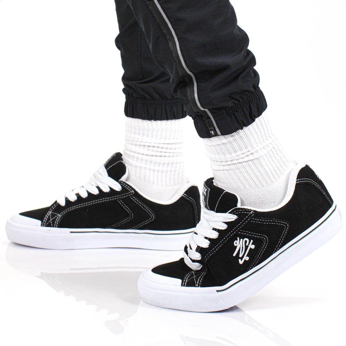 Tenis Qix Chorao Park Camurca Preto e Branco - Masculino Preto 9