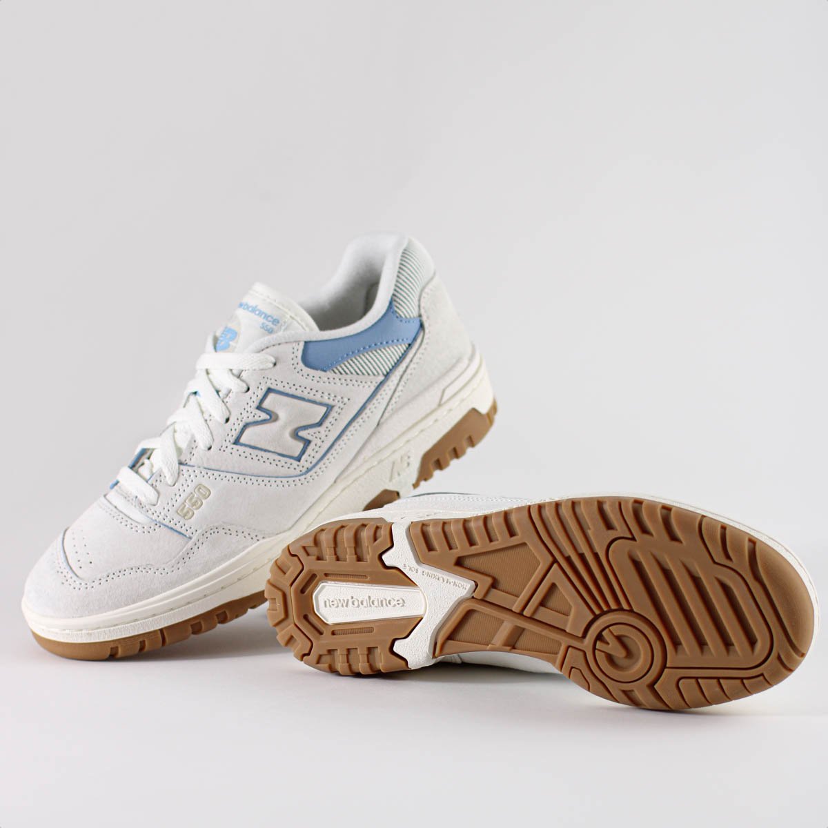 Tenis New Balance 550 Off White e Azul Claro - Feminino Branco 9