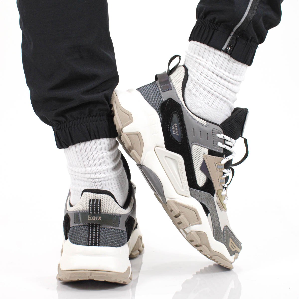 Tenis Qix Trek Urban Hiking Cinza e Bege - Masculino Multicores 10