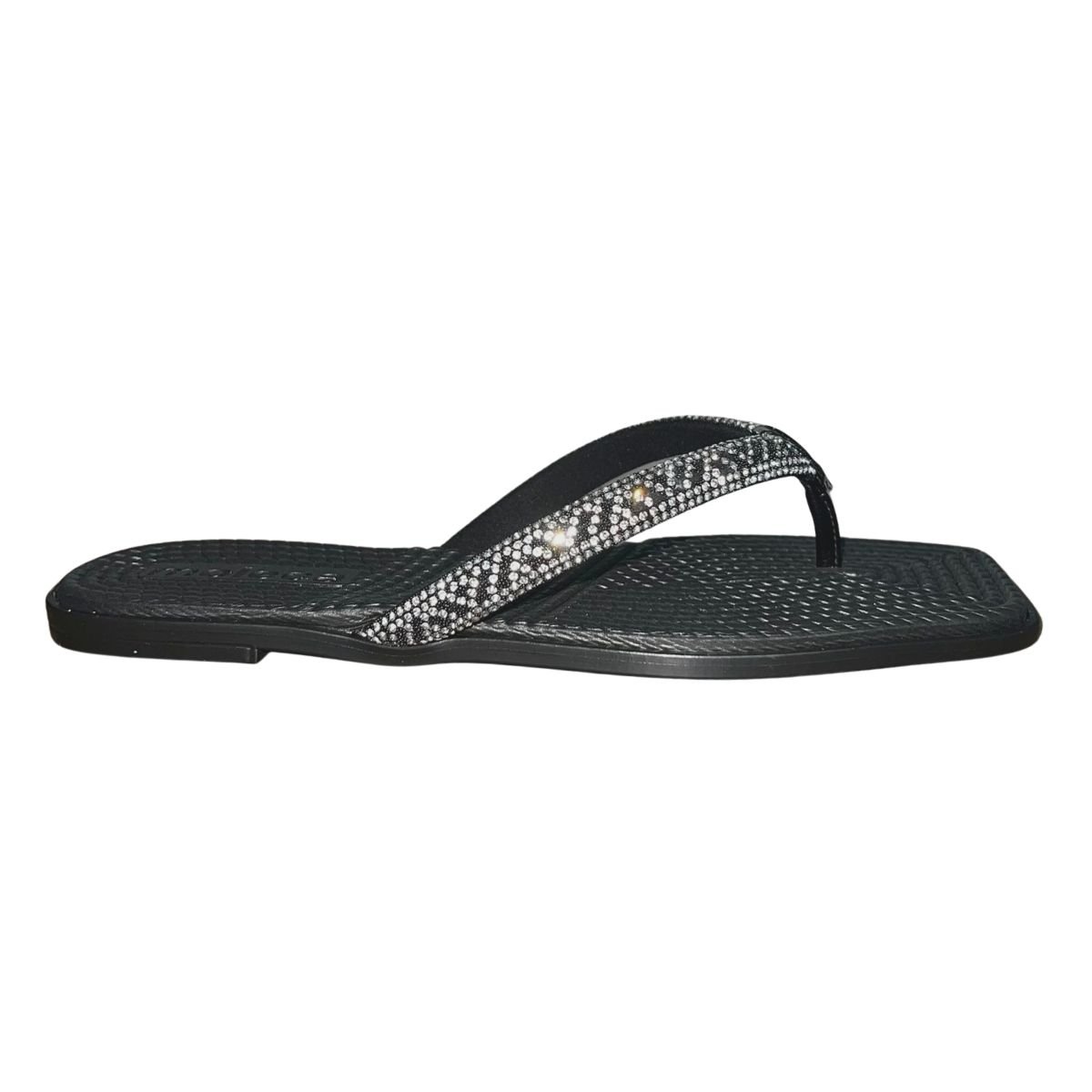 Chinelo Rasteiro de Dedo com Strass Feminino Moleca 5558.100 Preto Preto 2