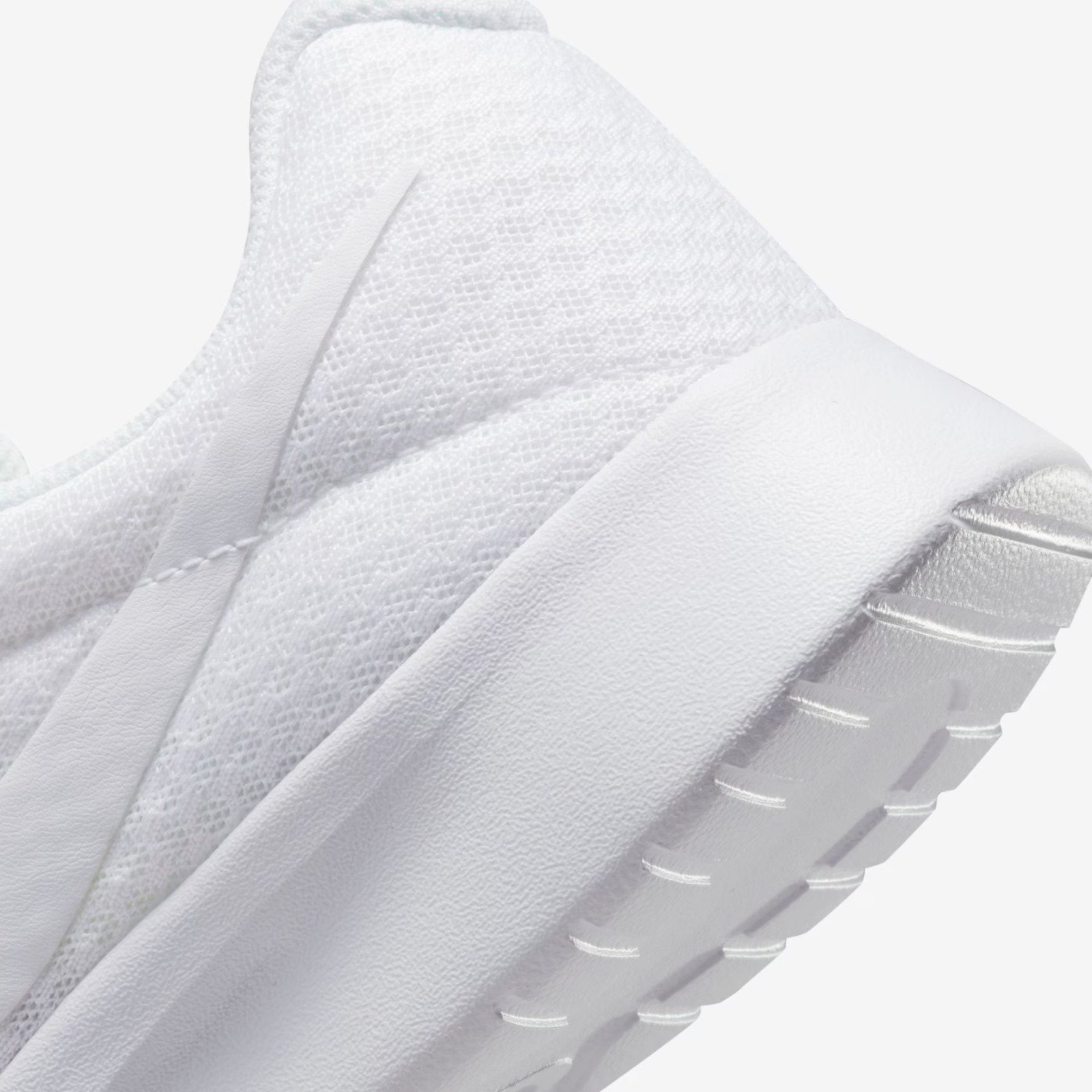 Tênis Nike Tanjun Feminino Branco Branco