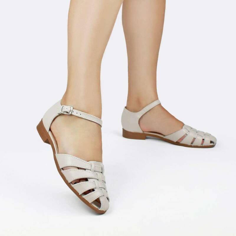 Sandália Rasteira em Couro - Feminina - Off white Branco 4