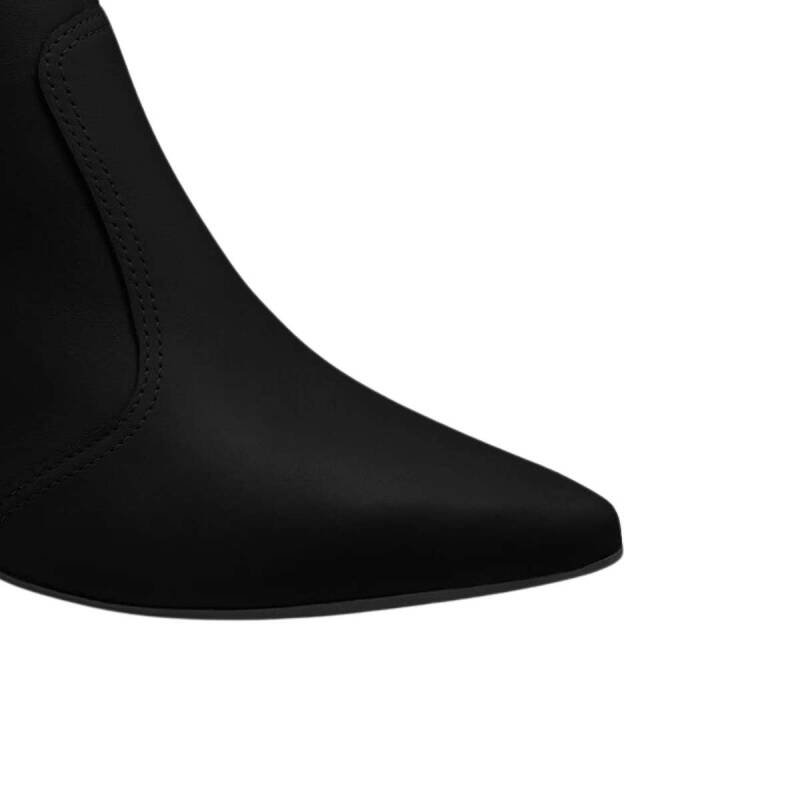 Bota Tanara Cano Curto - Feminina - Preto Preto 3