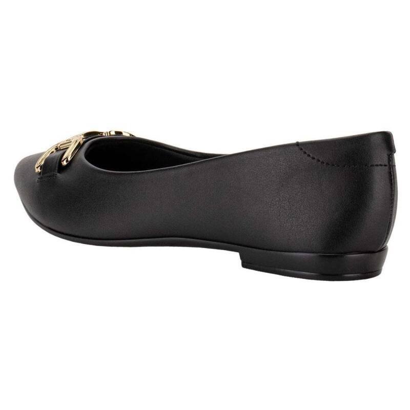 Sapatilha Beira Rio Bico Fino com Fivela Dourada - Feminina Preto 4
