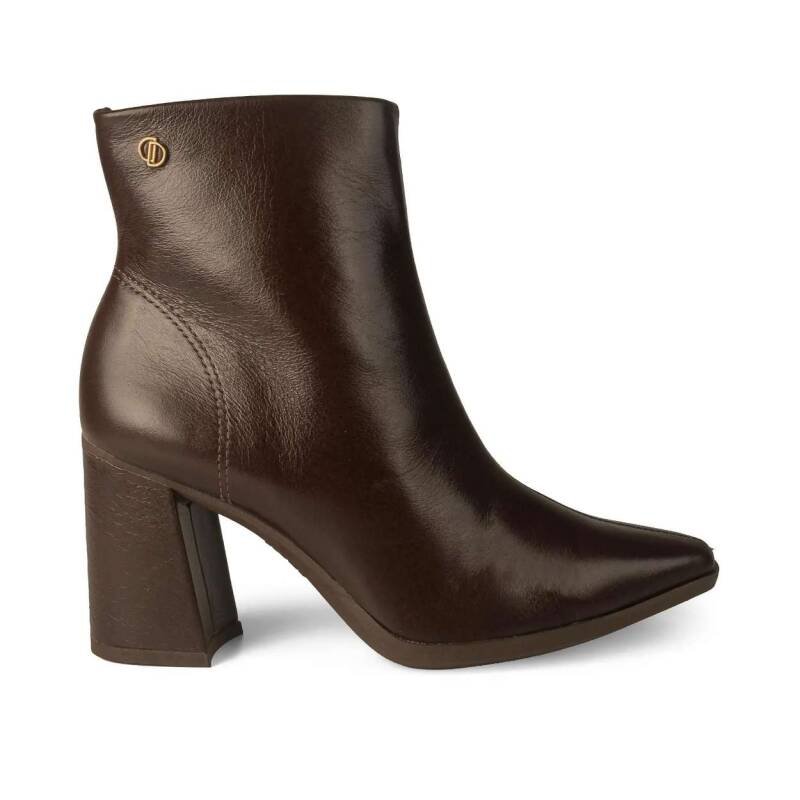 Bota Dakota de Cano Curto em Couro - Feminino Marrom 3