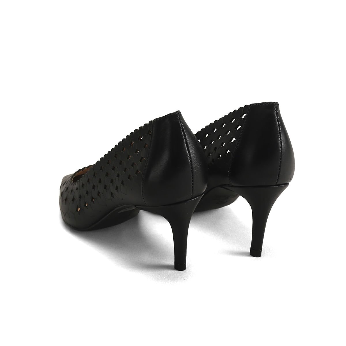 Scarpin de Couro com Detalhes Vazados Laser Ana Mello Preto 3