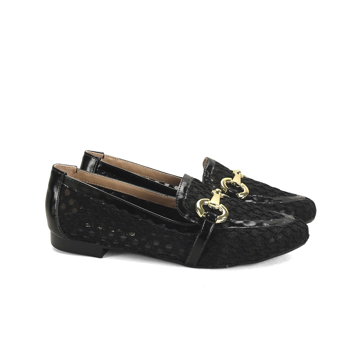 Mocassim tramado preto com detalhe dourado