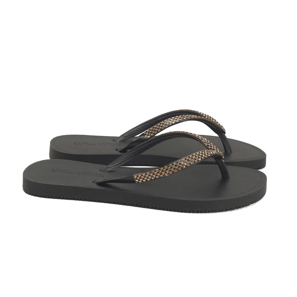 Chinelo de borracha com strass preto