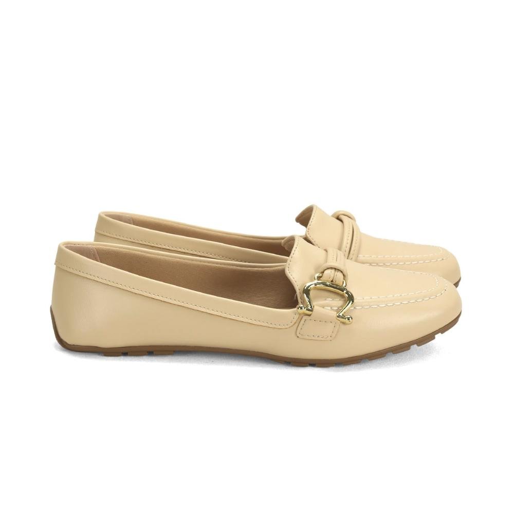 Mocassim clássico com fivela amêndoa