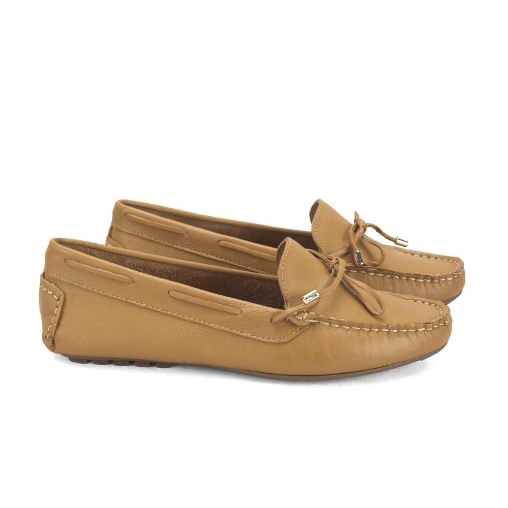 Mocassim clássico em couro caramelo