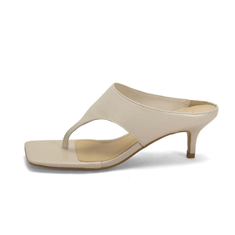 Sandália de dedo em couro off white Bege 4