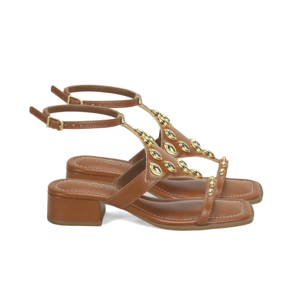 Sandália salto bloco caramelo com peças ouro