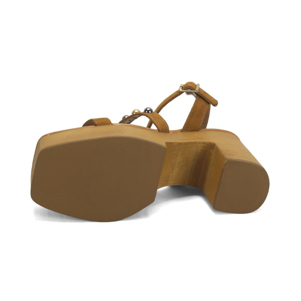 Plataforma amadeirada com tachas caramelo Marrom 5