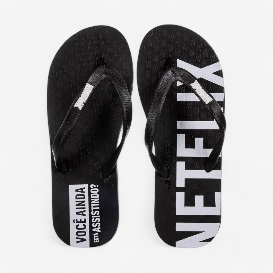 Chinelo Netflix Chill Preto 1