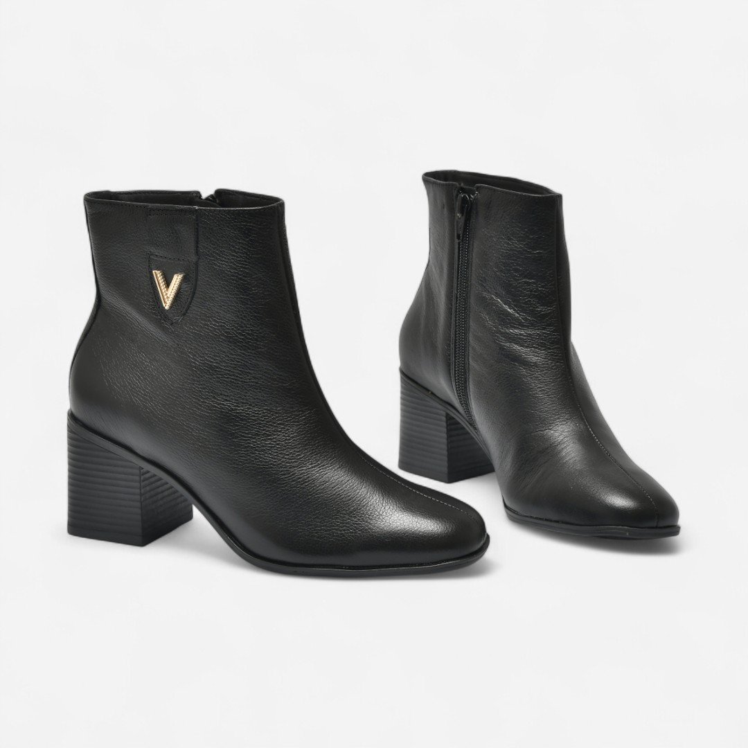 Bota Via Marte Cano Curto Em Couro Preta Preto 3