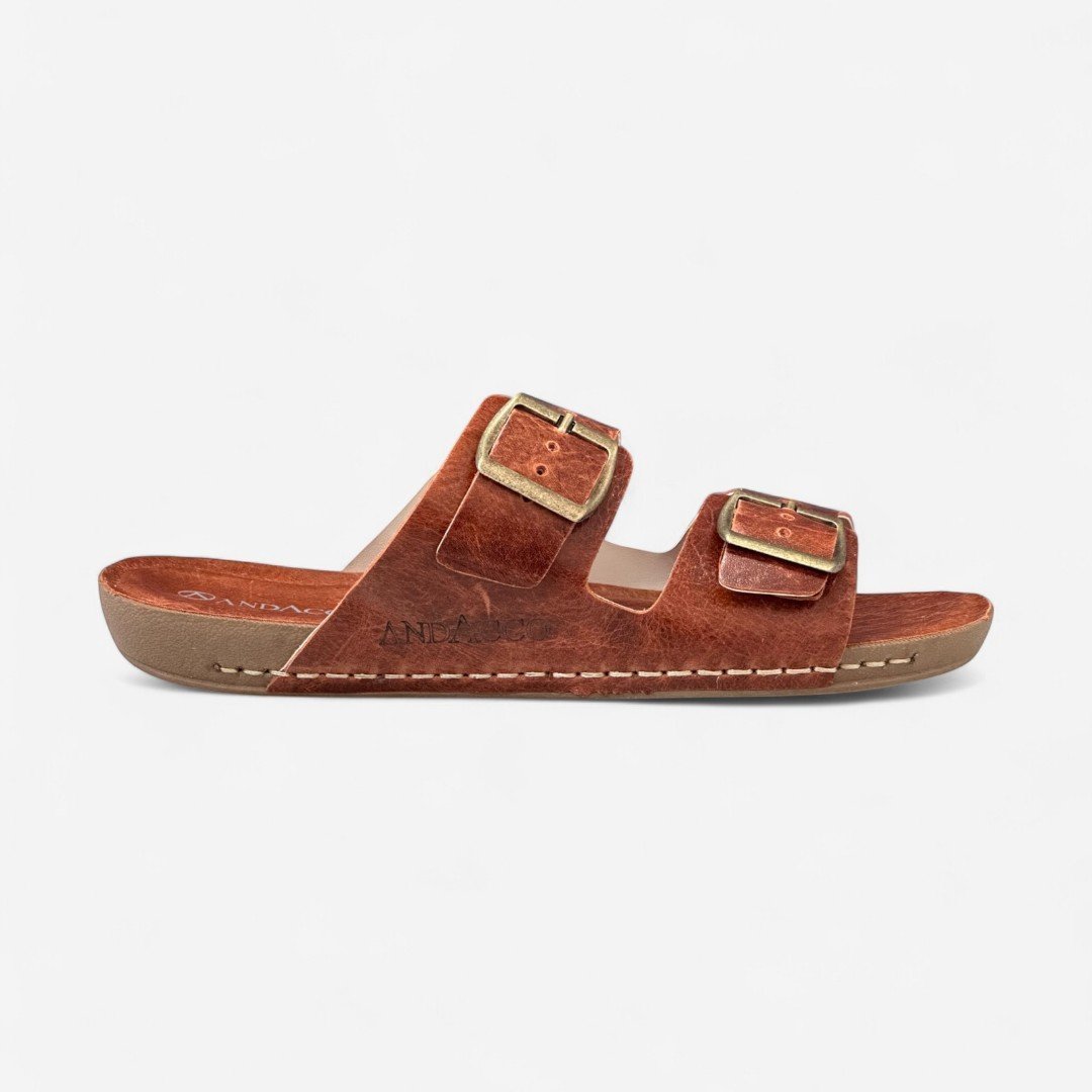 Chinelo Andacco Rasteiro Em Couro Marrom Rust