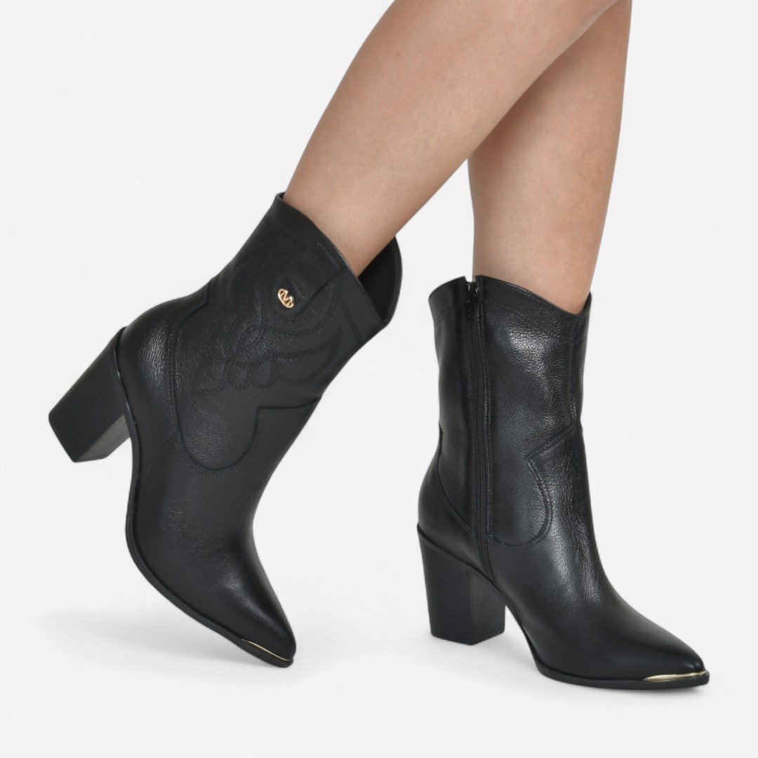 Bota Via Marte Western Cano Curto Em Couro Preto Preto 2