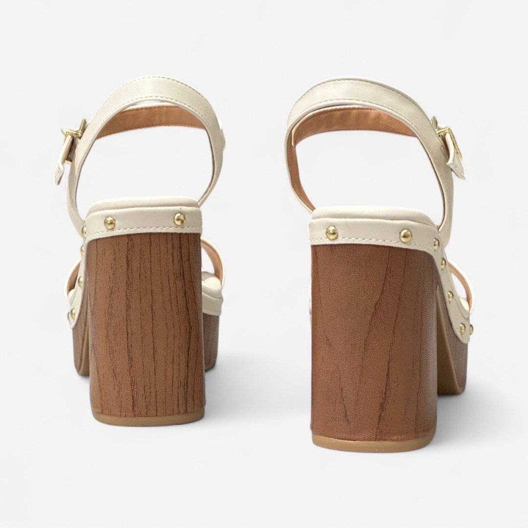 Sandália Vizzano Salto Bloco Com Rebites Off White Branco Off 5