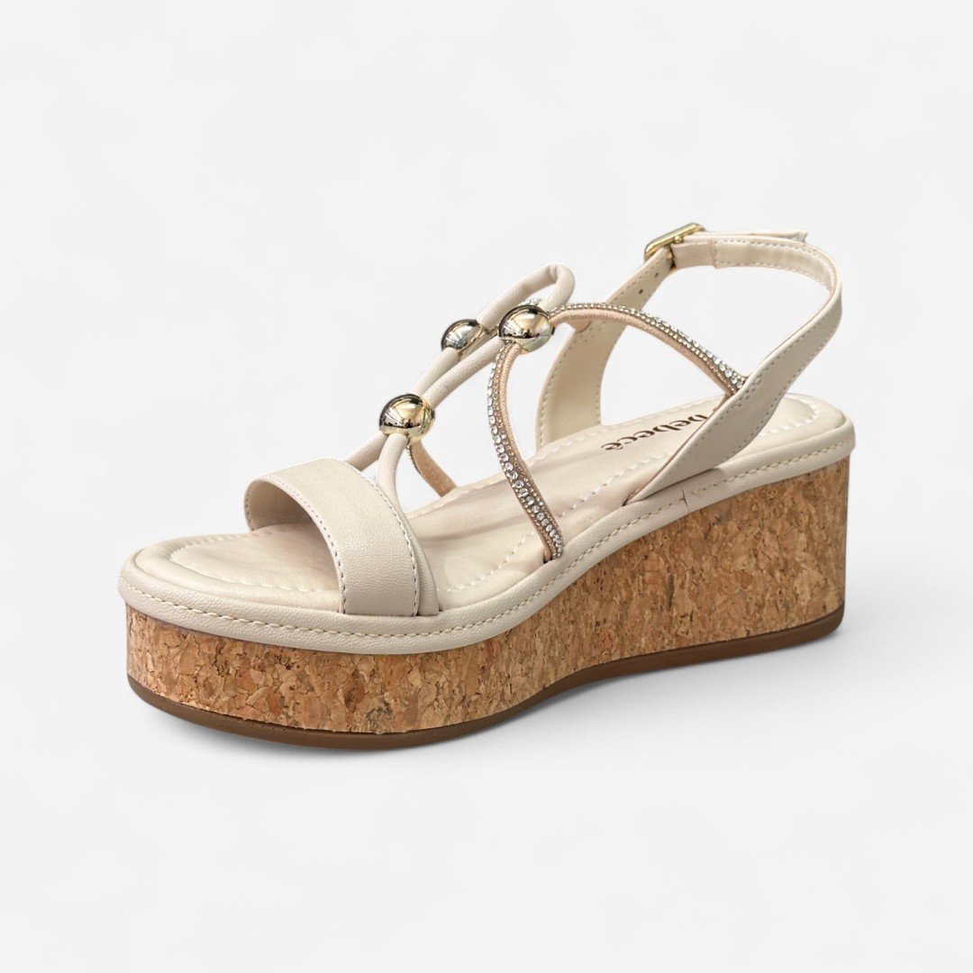 Sandália Flatform Bebecê com Strass e Rebites Off White Aveia 3