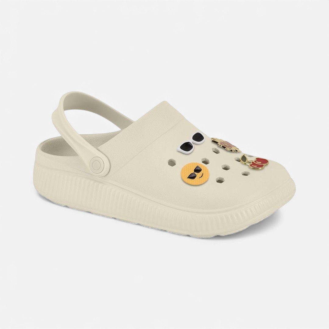 Babuche Moleca Com Pins Off White