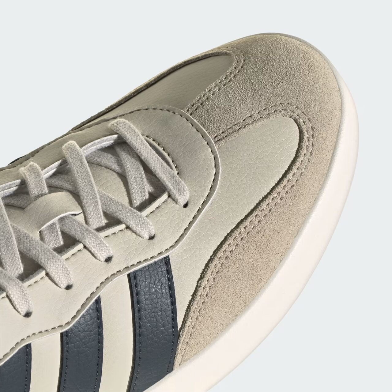 O Tênis Adidas Barreda Masculino Bege Bege 9