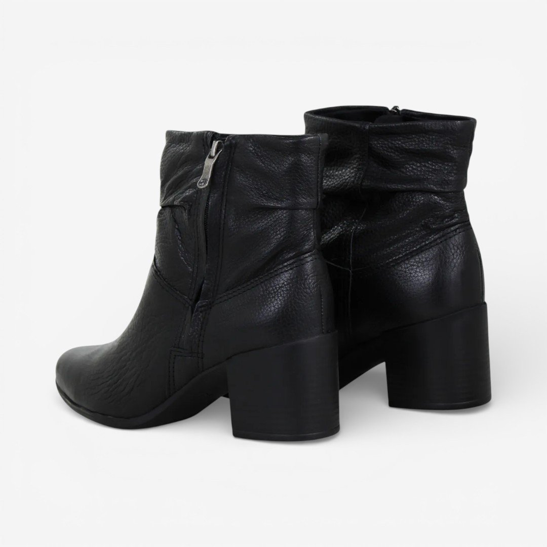 Bota Bottero Cano Curto Em Couro Preto Preto 2